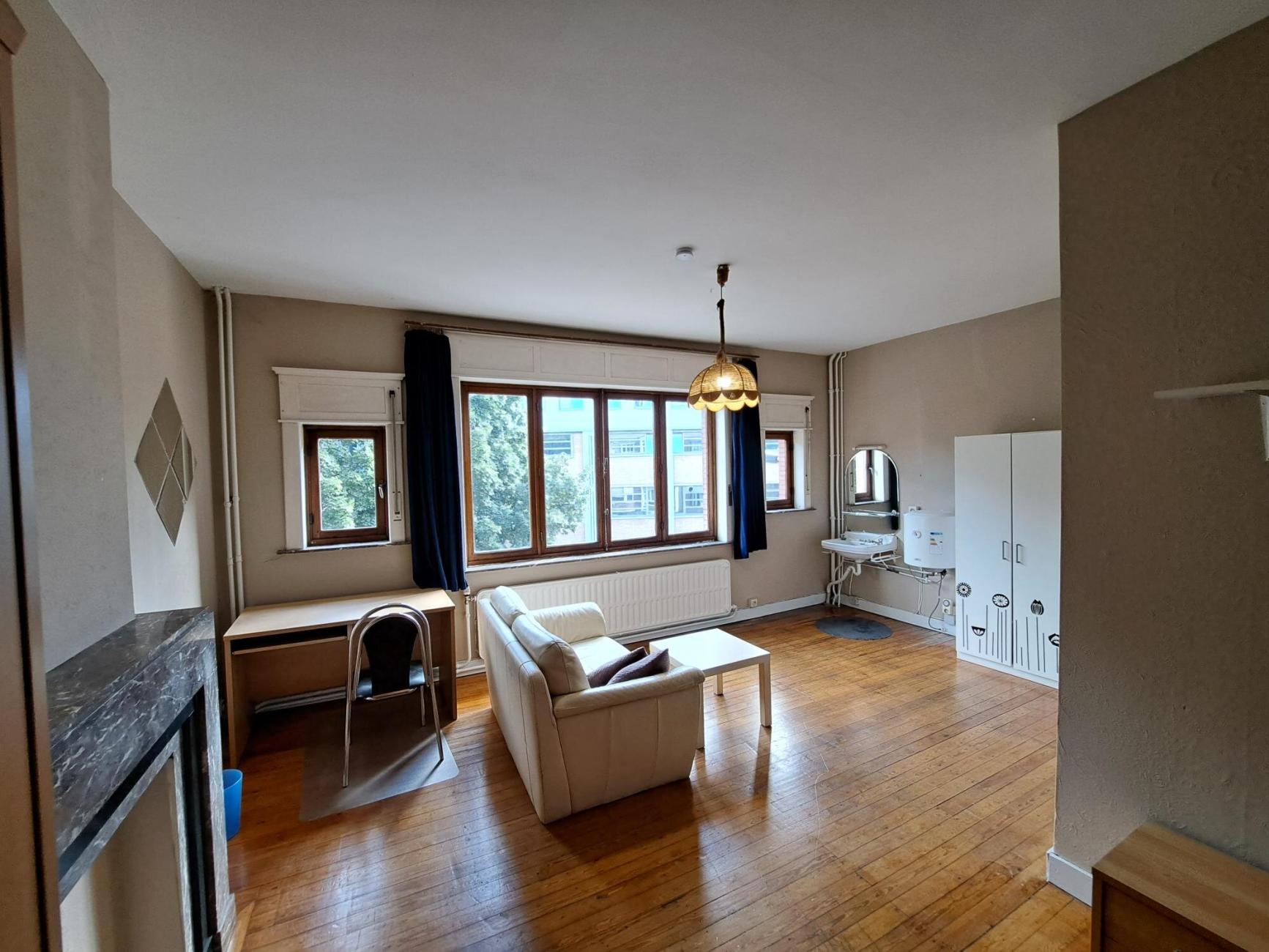 Kot 24 m² Rue de Namur à Liège