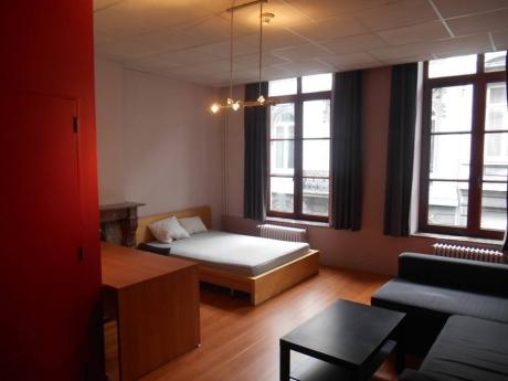 合租房 25 m² 在 Liege Botanique / rue Saint-Gilles / Jonfosse