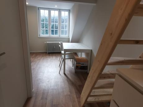 公寓 25 m² 在 Liege Botanique / rue Saint-Gilles / Jonfosse